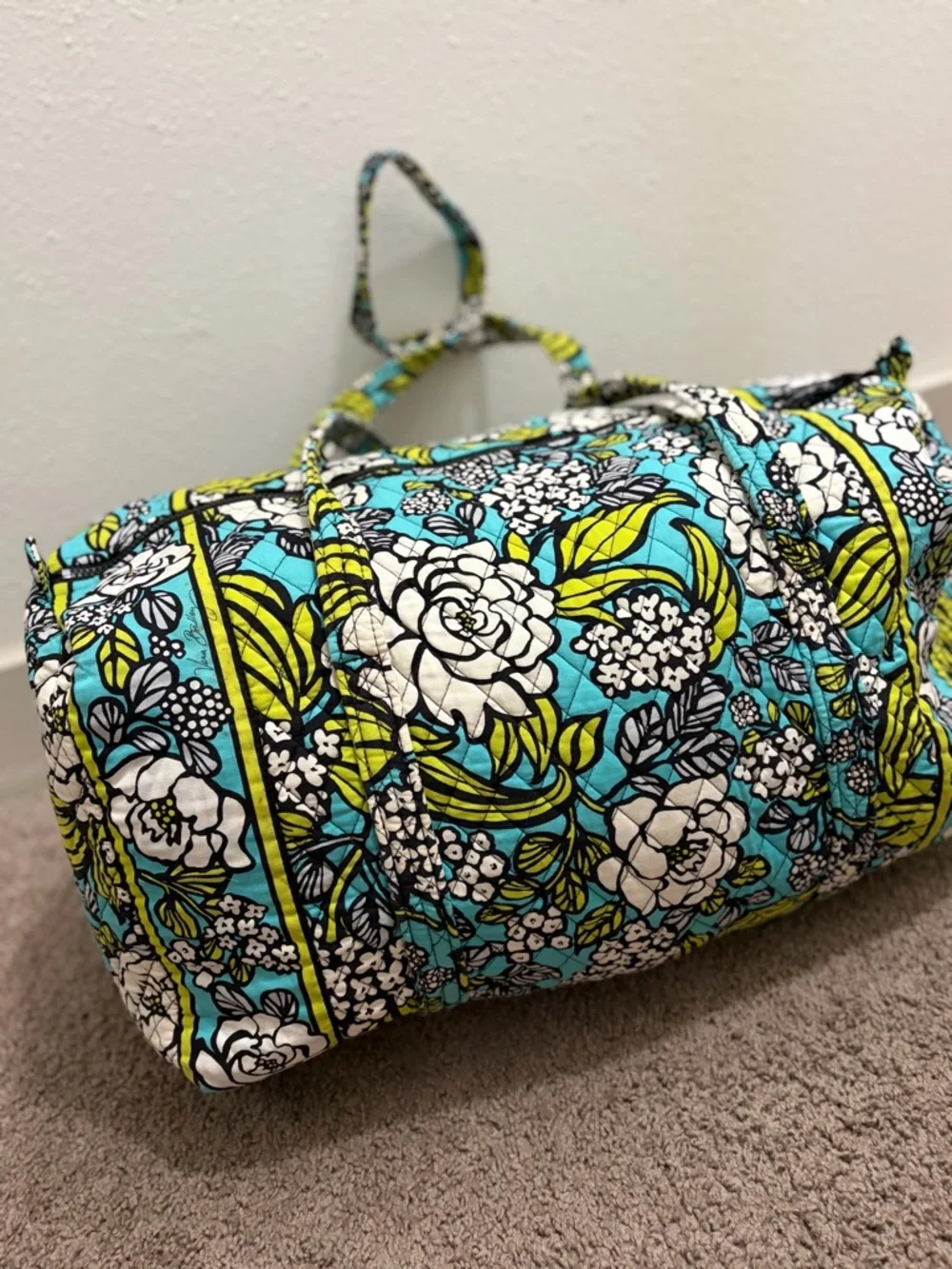 RETIRED PATTERN: Island Blooms Vera Bradley Original Large Travel Duffel - Picture 4 of 10